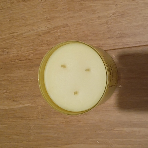 White Barn Candle - Picture 2 of 4